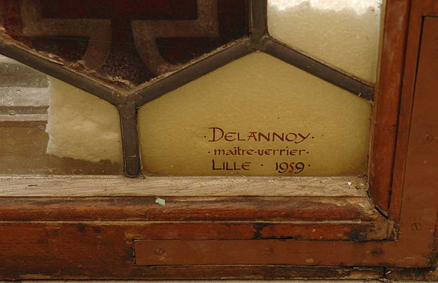 Stained glass with squirels Stained glass with squirels-9