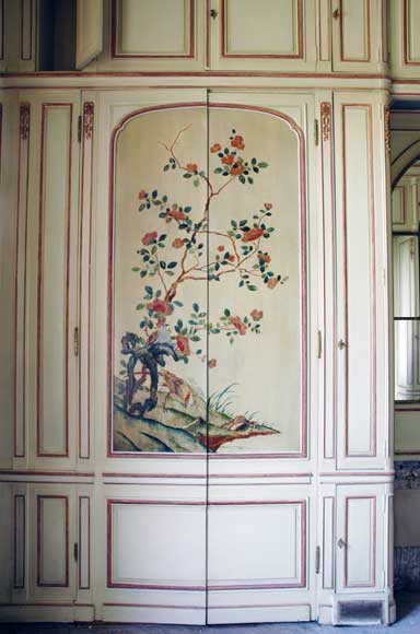 Paneled room with Coromandel lacquer panels Paneled room with Coromandel lacquer panels-1