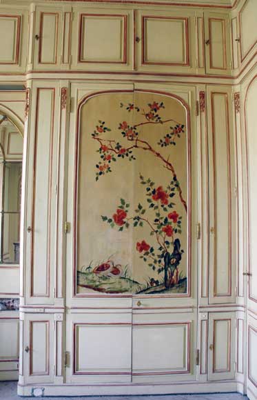 Paneled room with Coromandel lacquer panels Paneled room with Coromandel lacquer panels-8