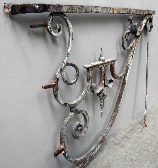Wrought iron bracket from Large Louis XIV period  Wrought iron bracket from Large Louis XIV period -1