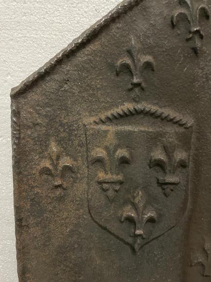 Antique cast iron gothic fireback Antique cast iron gothic fireback-3