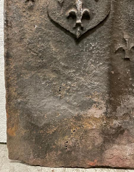 Antique cast iron gothic fireback Antique cast iron gothic fireback-5