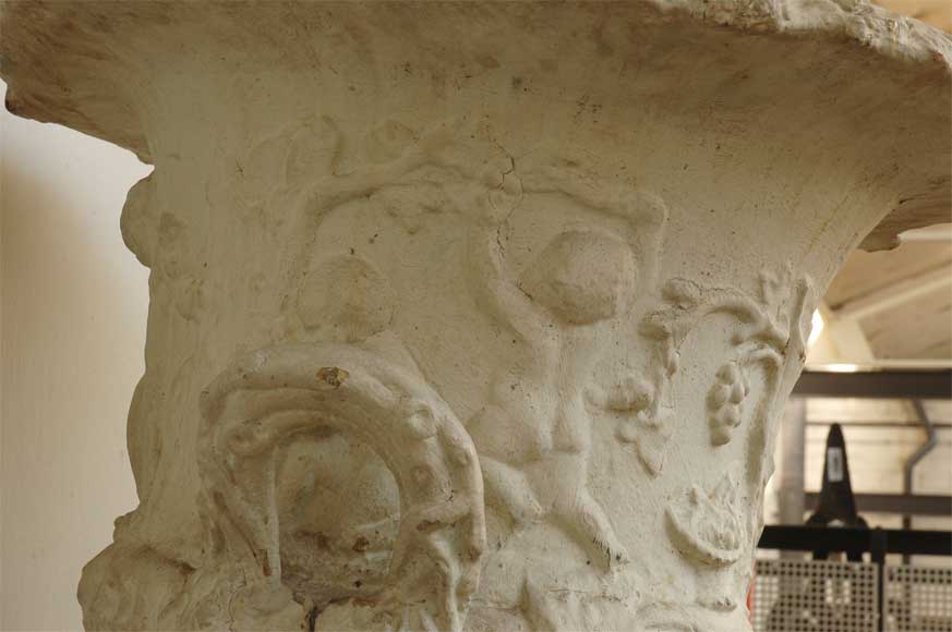 Pair of antique lead vases from the 19th century with putti Pair of antique lead vases from the 19th century with putti-10