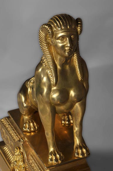 Antique firedog with sphinges decoration in golden bronze Antique firedog with sphinges decoration in golden bronze-4