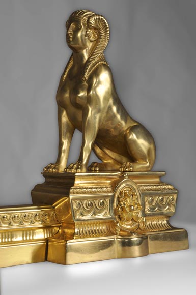 Antique firedog with sphinges decoration in golden bronze Antique firedog with sphinges decoration in golden bronze-5