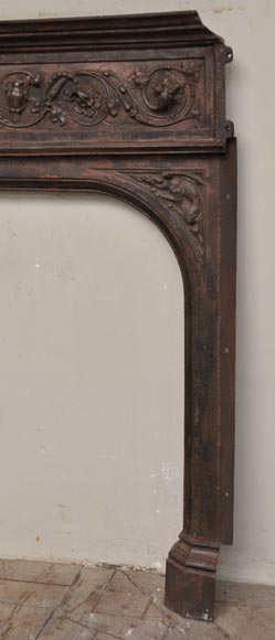 Fireplace cast iron insert, style Napoleon III, with grotesques and chimeras decoration Fireplace cast iron insert, style Napoleon III, with grotesques and chimeras decoration-5