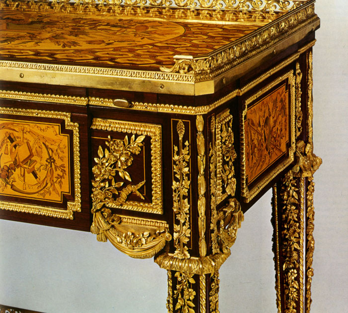 The elegance of Bronze doré (gilt bronze) is a technique that