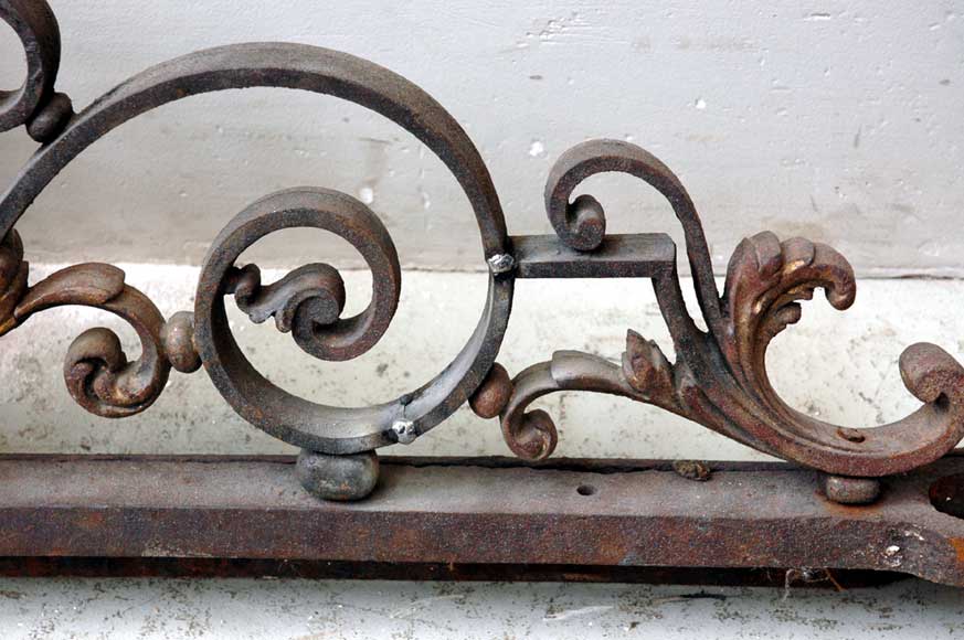 Door gates in cast iron and wrought iron.-7