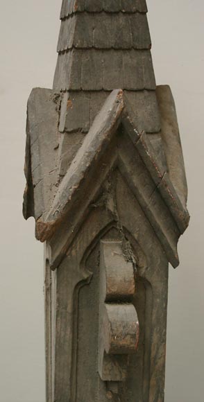 Two wooden roof finials - Monumental and structures