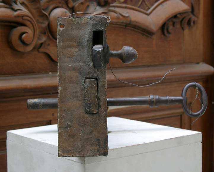 18th century lock.-4