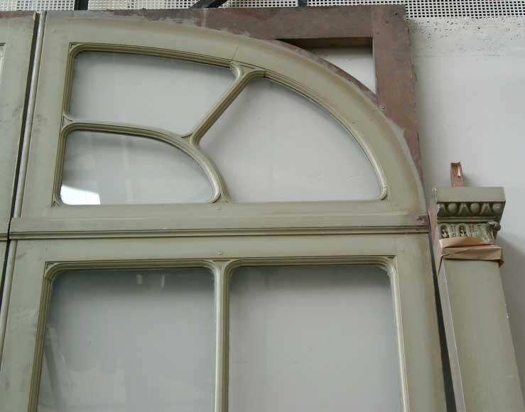 Double sliding door.-8