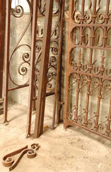 Wrought iron 19th century main gate -9