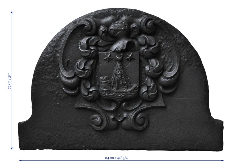 Beautiful curved cast iron fireback with Paris coat of Arms-7