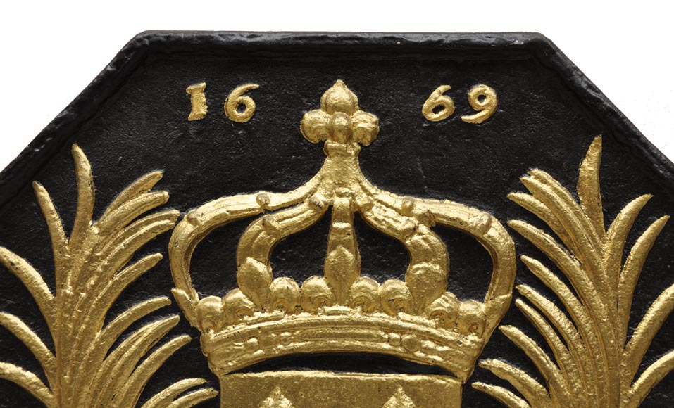 Large antique cast iron fireback with France coat of arms, gilded with gold leaf-1