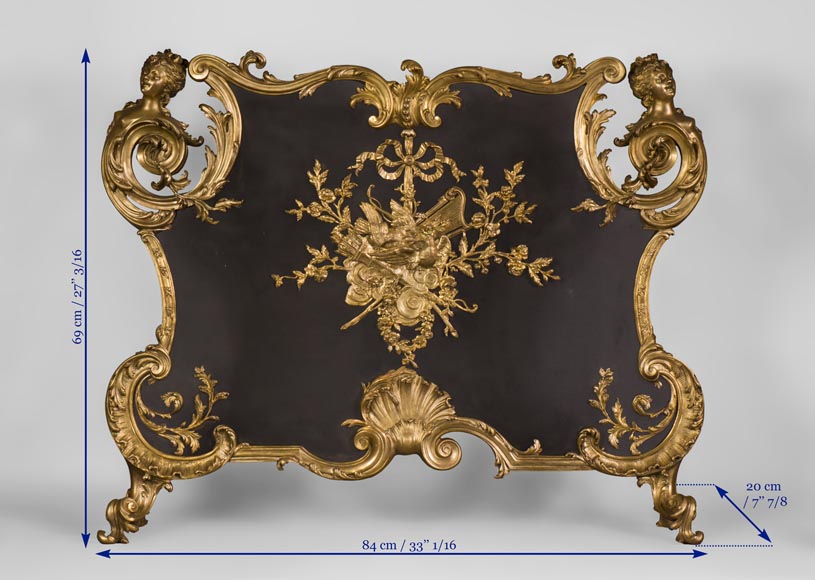 François LINKE (1855-1946) and BOUHON Frères - Gilt bronze firescreen adorned with espagnolettes and attributes of love