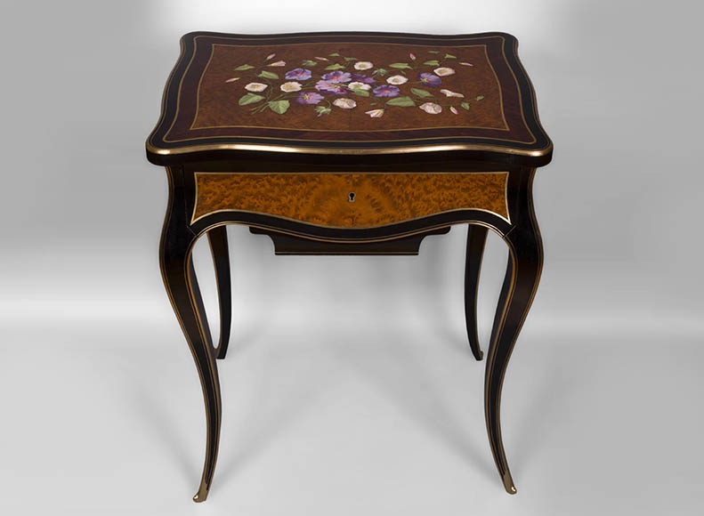 Julien-Nicolas RIVART (1802-1867) - Sewing table decorated of white and purple campanulas in porcelain marquetry-0