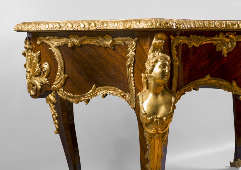 TAHAN Manufactory, Julien-Nicolas RIVART (1802-1867) and Pierre-Joseph GUEROU - Exceptional Louis XV style violin-shaped Desk Decorated with porcelain marquetry And gilt bronze espagnolettes-3