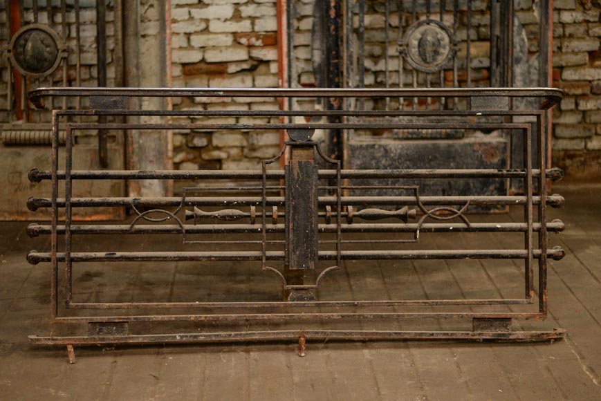 POILLERAT Gilbert - Art Deco pair of doors and window railing, wrought iron and bronze, 1936-3