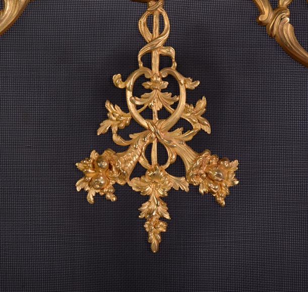 Antique Louis XV style firescreen with cornucopias decor-1