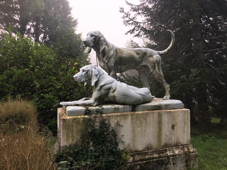 ""Hunting dogs"", exceptional antique cast iron statue signed by Camille Gaté, model from the 1889 World's Fair