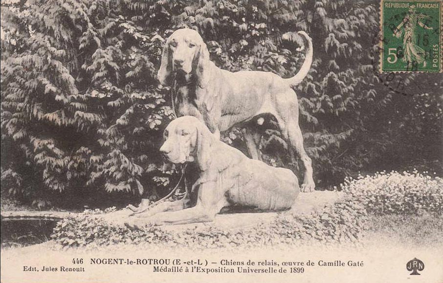 ""Hunting dogs"", exceptional antique cast iron statue signed by Camille Gaté, model from the 1889 World's Fair