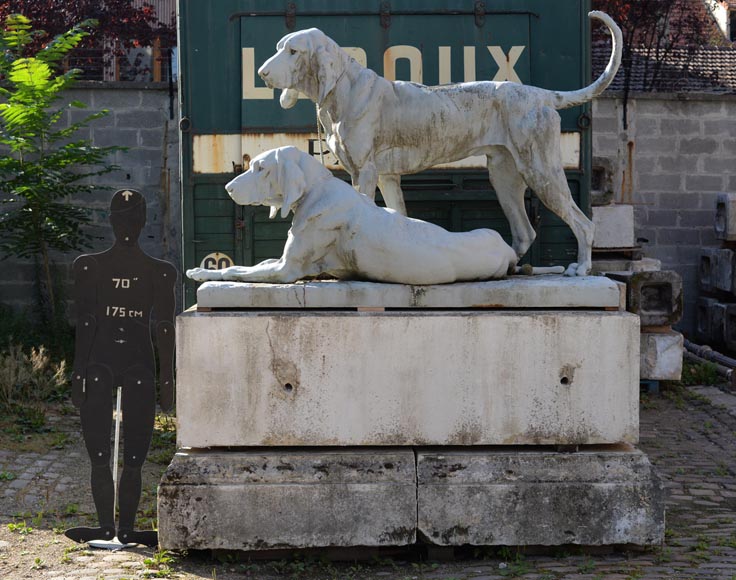 ""Hunting dogs"", exceptional antique cast iron statue signed by Camille Gaté, model from the 1889 World's Fair