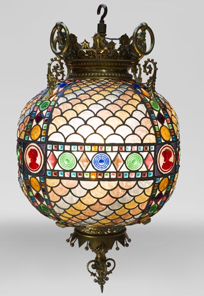 Beautiful Antique Neo-Gothic Style Spherical Chandelier In Stained Beautiful antique Neo-Gothic style spherical chandelier in stained glass, late 19th century - Chandeliers, ceiling lamps - Beautiful Antique Neo-Gothic Style Spherical Chandelier In Stained