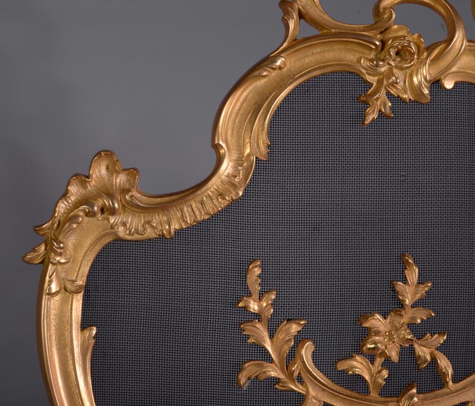 Beautiful antique Louis XV style firescreen in gilt bronze-3
