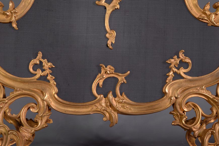 Beautiful antique Louis XV style firescreen in gilt bronze-5