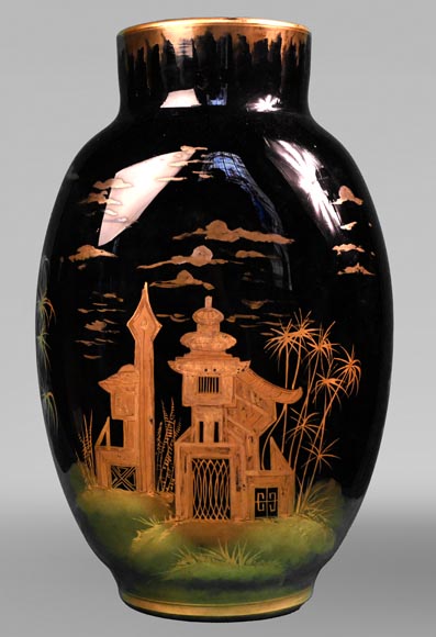 Cristalleries du Val Saint-Lambert, Pair of vases with a Japanese landscape, circa 1880-4