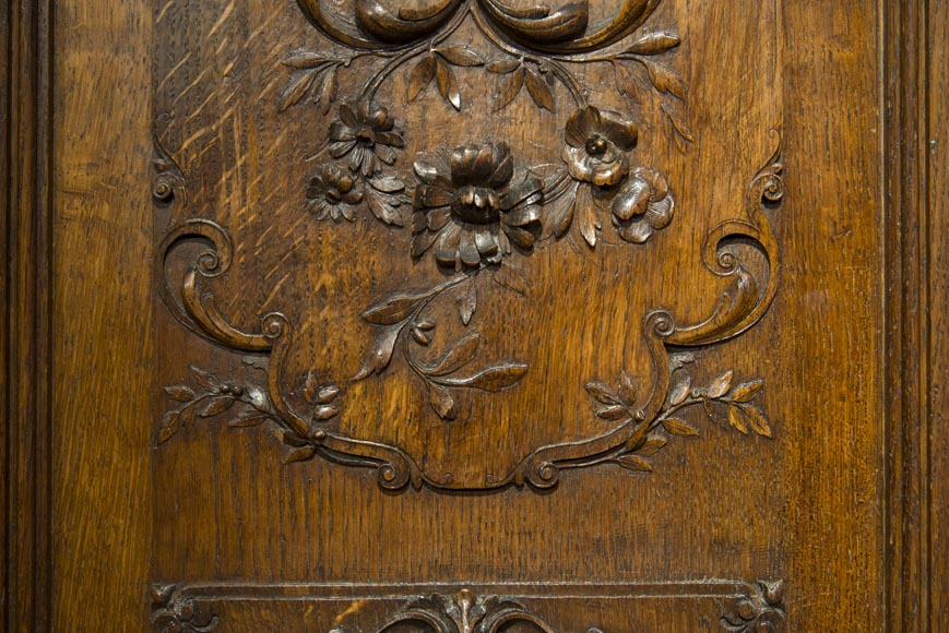 Richly carved Neo-Renaissance style buffet-8
