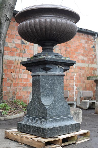 Antique large urn in French granite, mid-19th century-2
