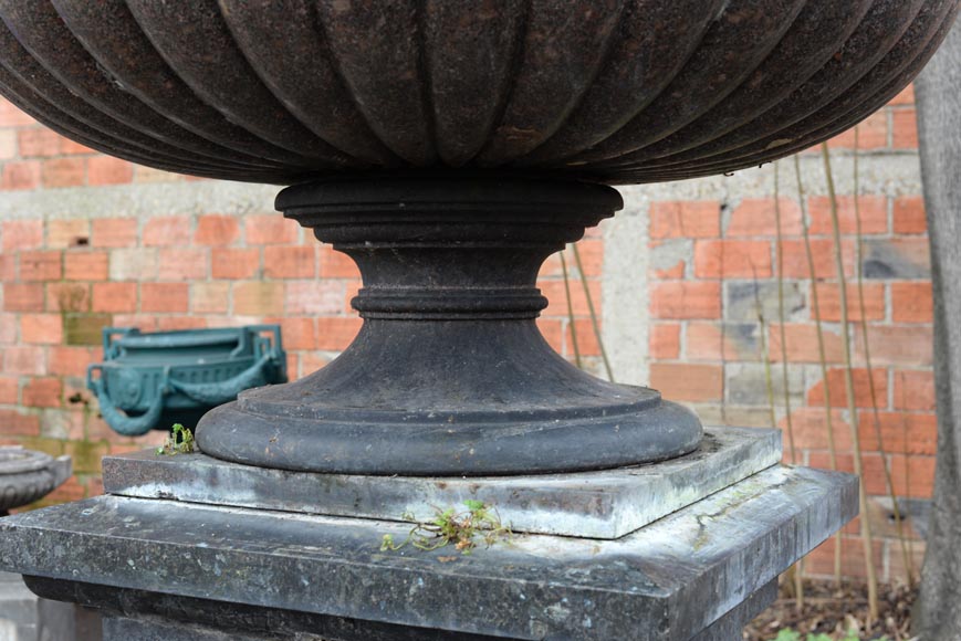 Antique large urn in French granite, mid-19th century-4