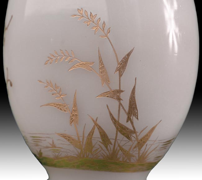Baccarat, Pair of vases with wading birds, circa 1880-8