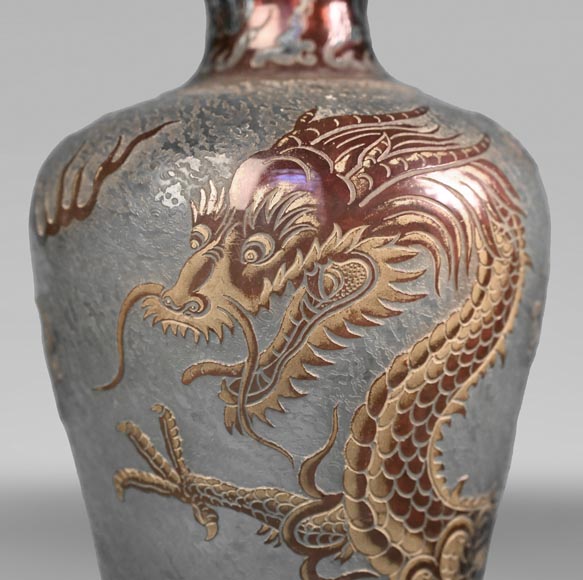 Cristallerie Saint-Louis, Vase with dragon, before 1900-1
