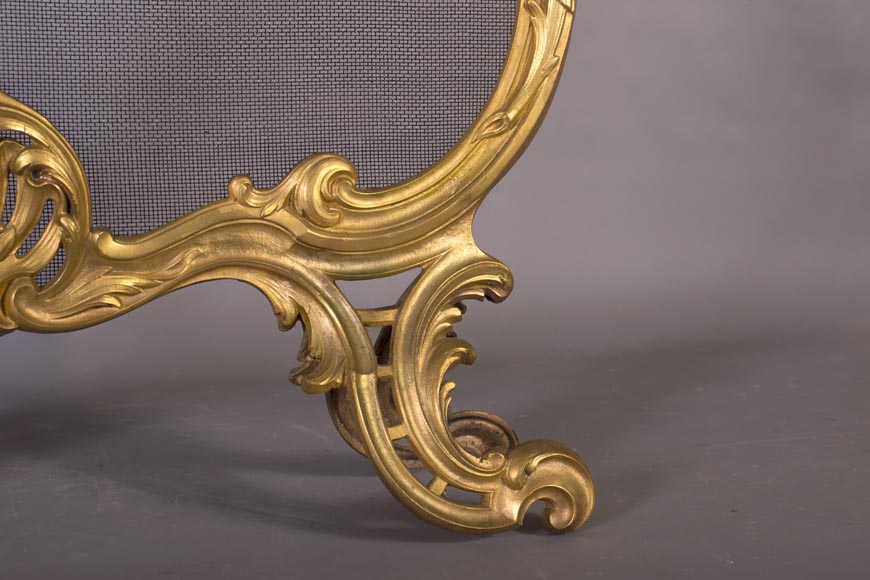 Beautiful antique Louis XV style firescreen in gilt bronze with olive branches-4