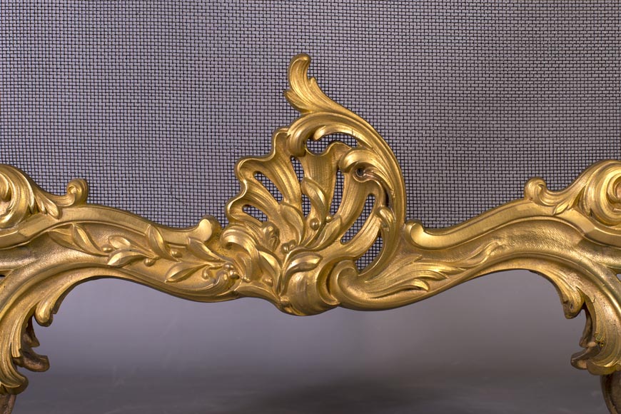Beautiful antique Louis XV style firescreen in gilt bronze with olive branches-5