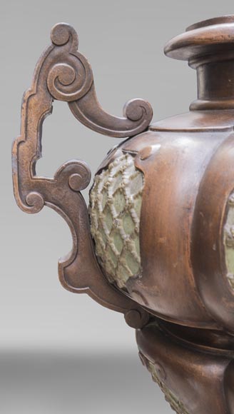 Capitain-Gény foundry, Bronze burnished cast iron vase on a tripod, circa 1892-4