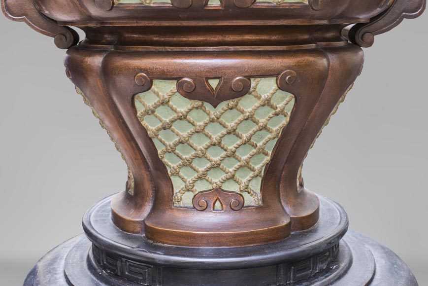 Capitain-Gény foundry, Bronze burnished cast iron vase on a tripod, circa 1892-5