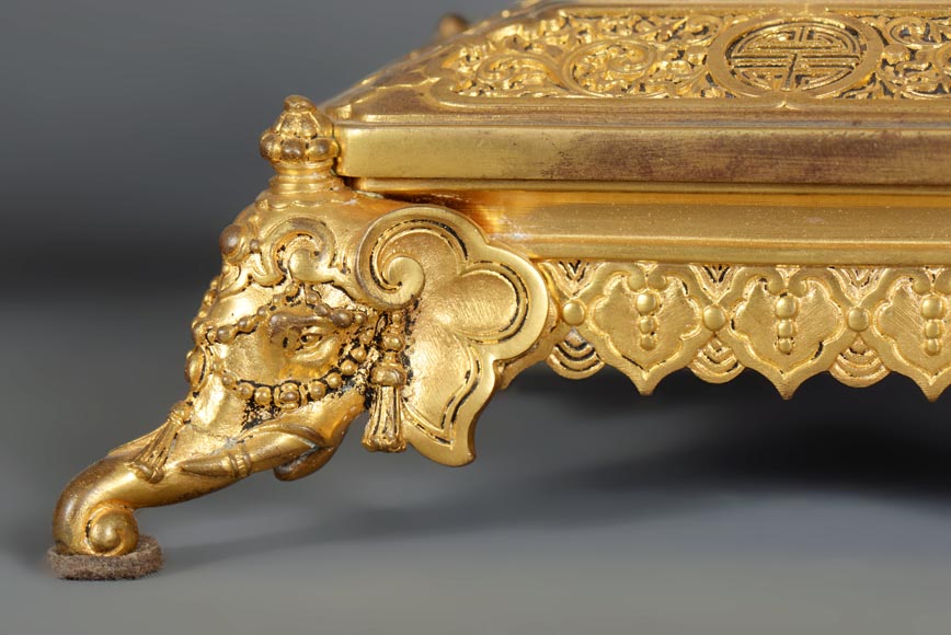 Ferdinand BARBEDIENNE (attributed to) - Gilded bronze set clock in