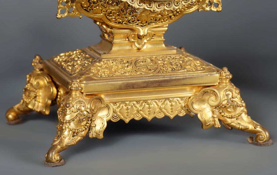 Ferdinand BARBEDIENNE (attributed to) - Gilded bronze set clock in the taste of Japan-8