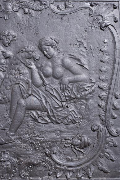 Louis XV fireback depicting Aphrodite Pandemos-3