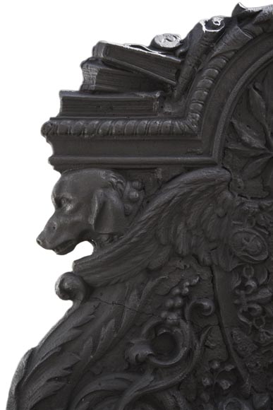 Exceptional antique cast iron fireback with the coat of arms of Jean-Baptiste Colbert, marquis of Seignelay-7