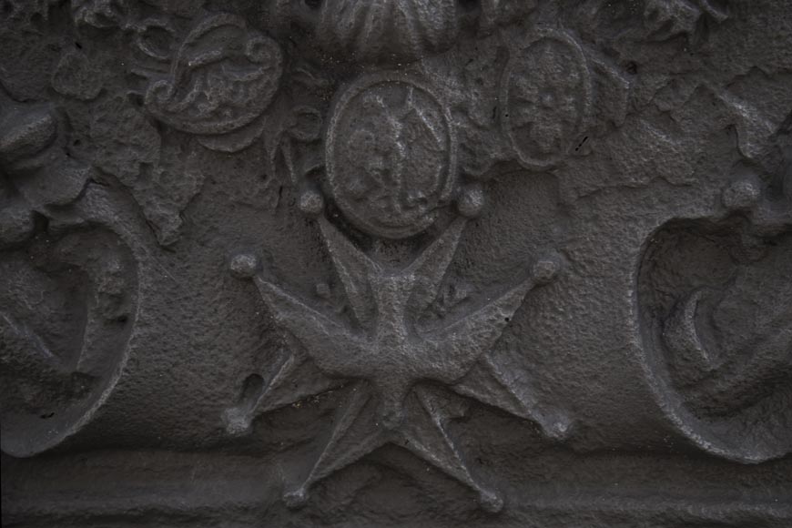 Exceptional antique cast iron fireback with the coat of arms of Jean-Baptiste Colbert, marquis of Seignelay-9