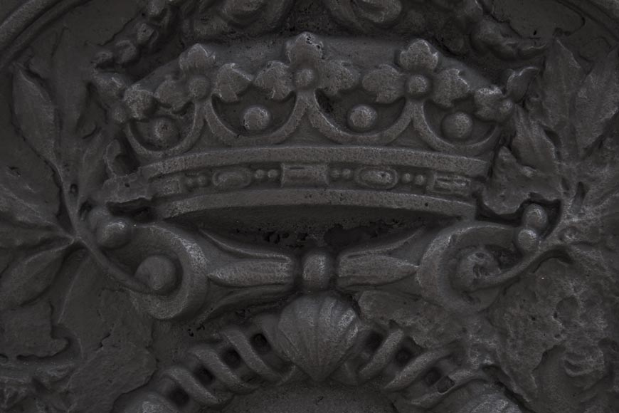 Exceptional antique cast iron fireback with the coat of arms of Jean-Baptiste Colbert, marquis of Seignelay-11