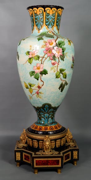 Very beautiful and important baluster Napoleon III vase in porcelain on a base with scales and wood veneer-2