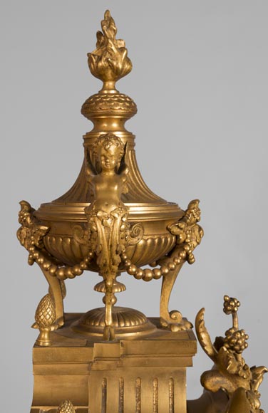 Louis XVI style clock, in gilded bronze-6