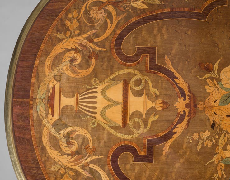 Exceptional Napoleon III style table in diverse varieties of wood marquetery, second half of the 19th century-8