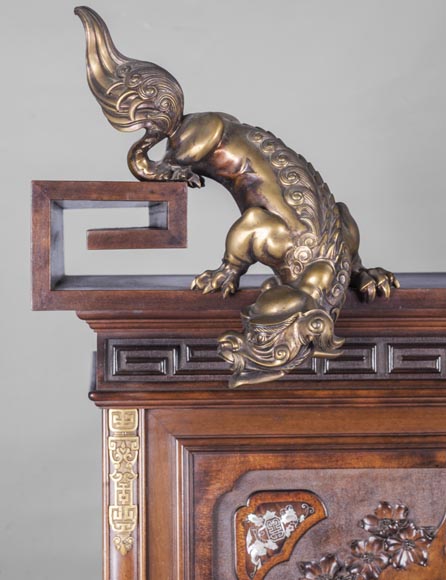 Gabriel VIARDOT (1830-1906) - Japanese style shelf cabinet with mother of pearl decoration-2
