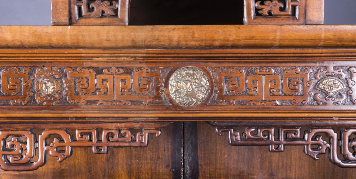 Cabinet with shelves inspired by the Far East-4